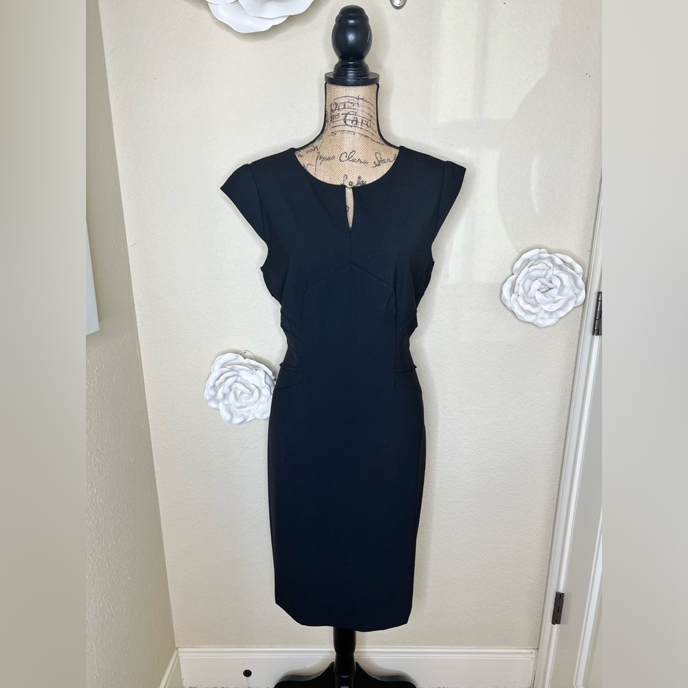 NTM: Antonio Melani Solid Black Cap Sleeves Sheath Knee Length Dress Sizโฆ